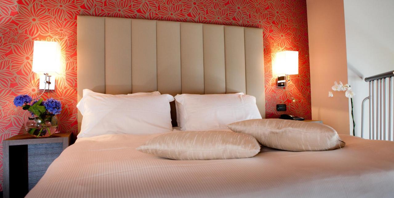 Hotel L'Approdo Петенаско Екстериор снимка
