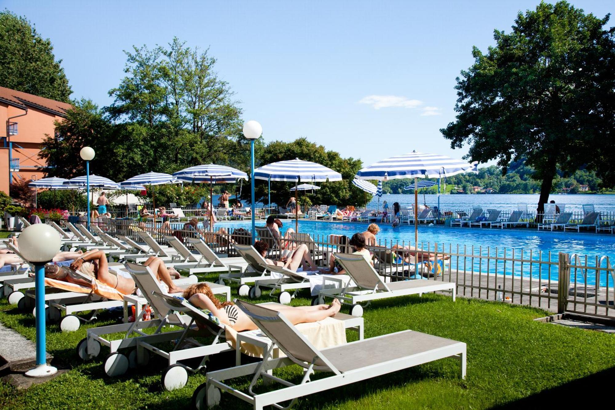 Hotel L'Approdo Петенаско Екстериор снимка