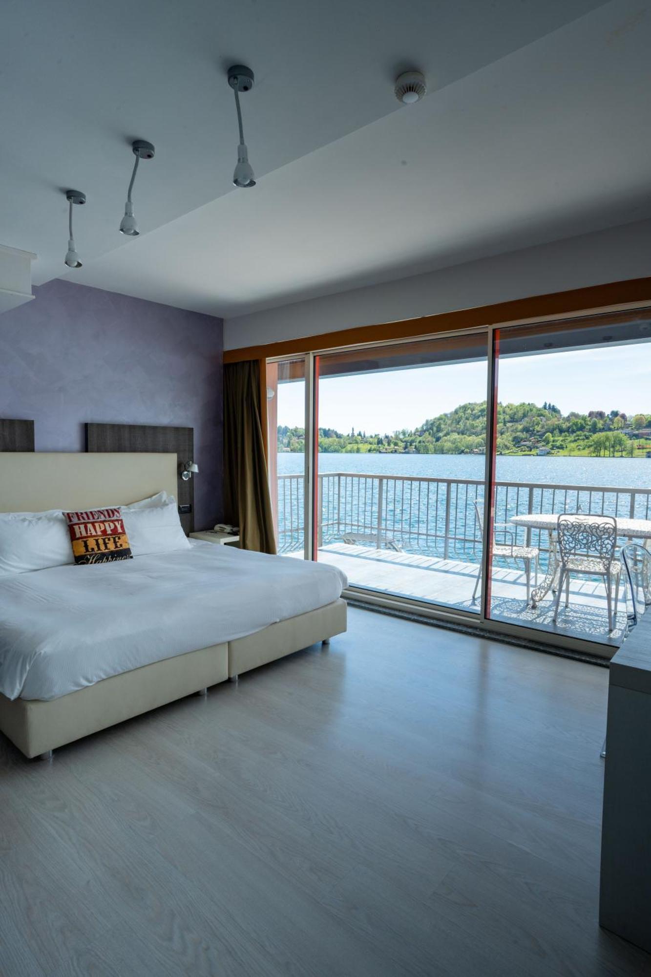 Hotel L'Approdo Петенаско Екстериор снимка